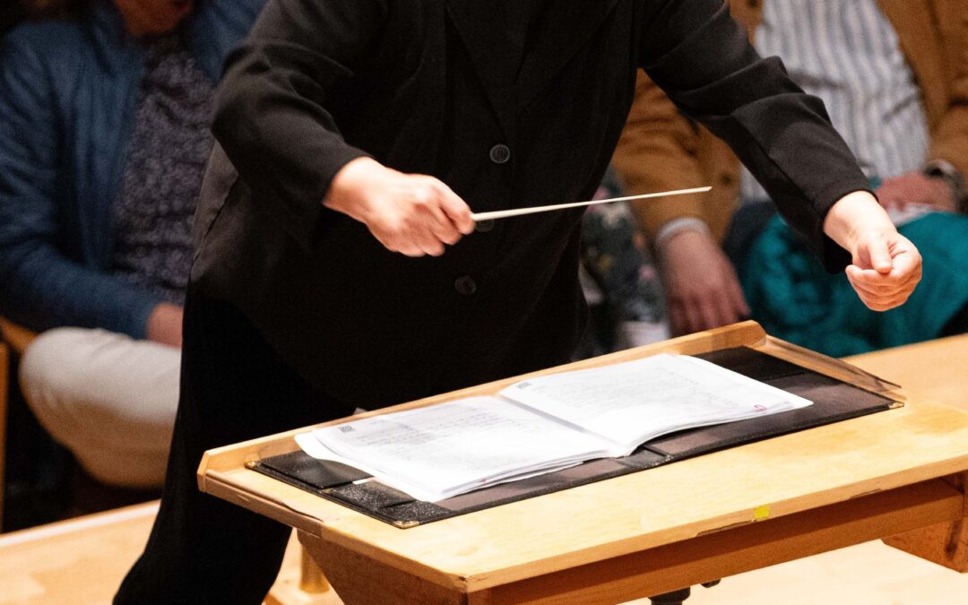 Sylvia Lee :: Conductor :: Concert Orchestra